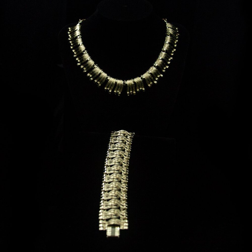 Rectangular Dangles Necklace & Bracelet Set - Jst… - image 6